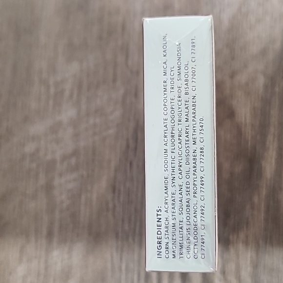 Host Pick Red Eyeshadow Palette Limited Edition - Picture 3 of 6